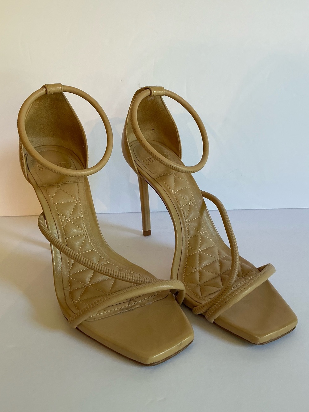 SHULTZ Tan Strappy Heel, size 7.5